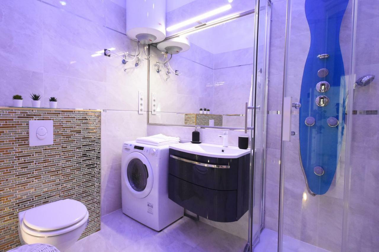 Modern Design Apartment In The City Center Budapest Esterno foto